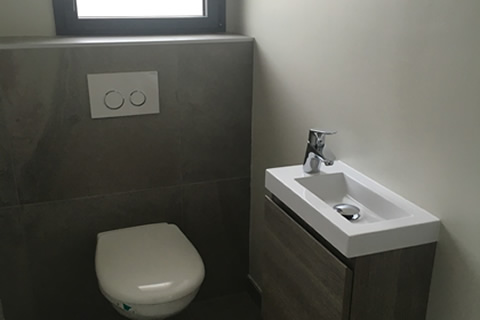 wc suspendu et lave mains