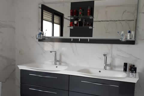 Salle de bains effet marbre